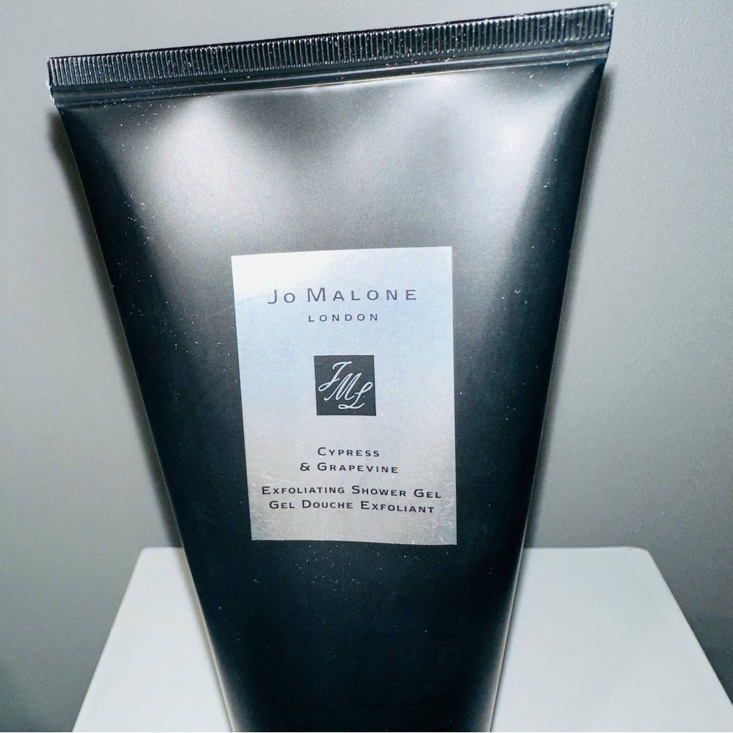 Jo Malone Cypress & Grapevine Exfoliating Shower Gel