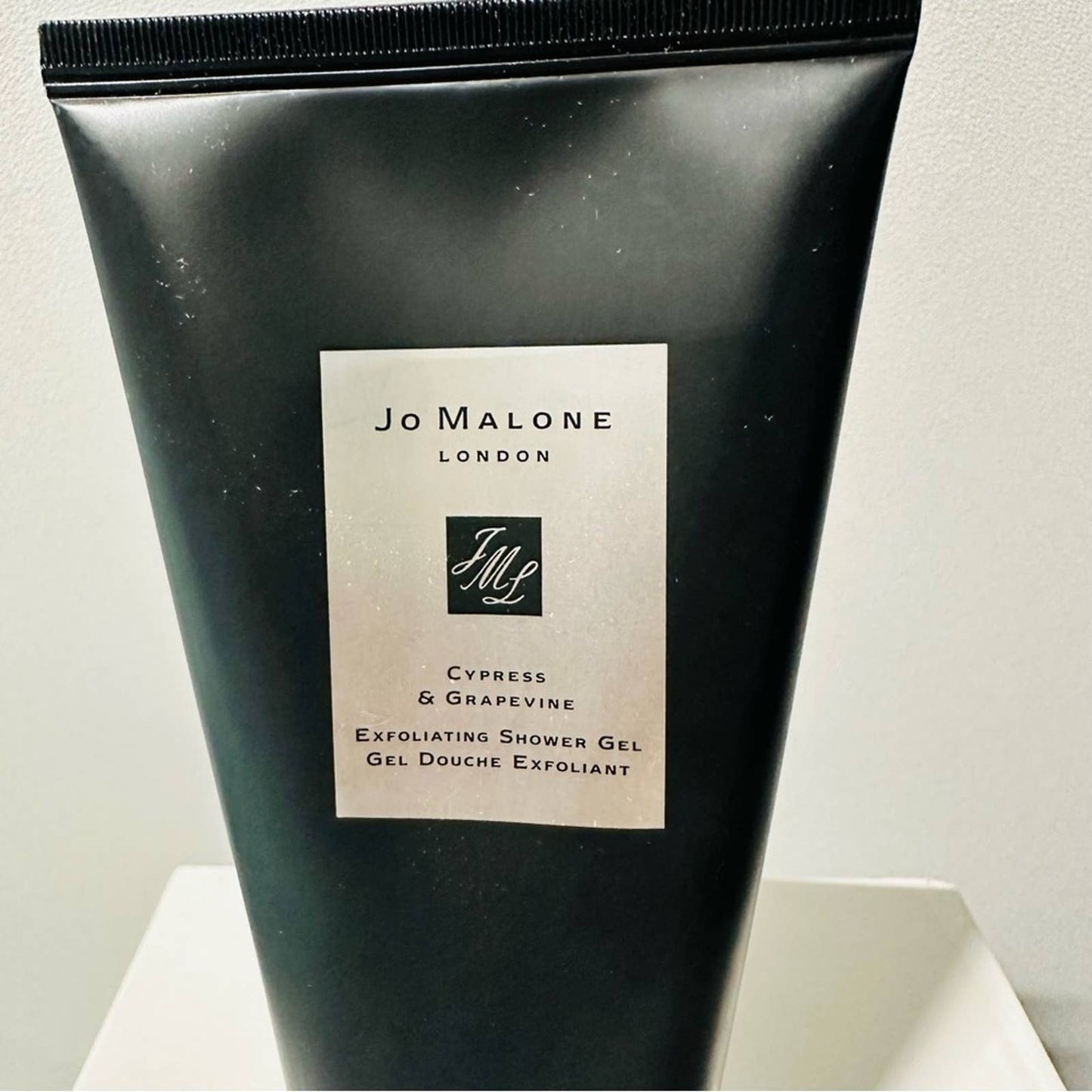 Jo Malone Cypress & Grapevine Exfoliating Shower Gel