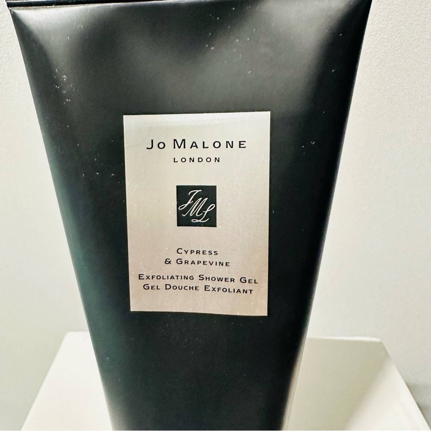 Jo Malone Cypress & Grapevine Exfoliating Shower Gel