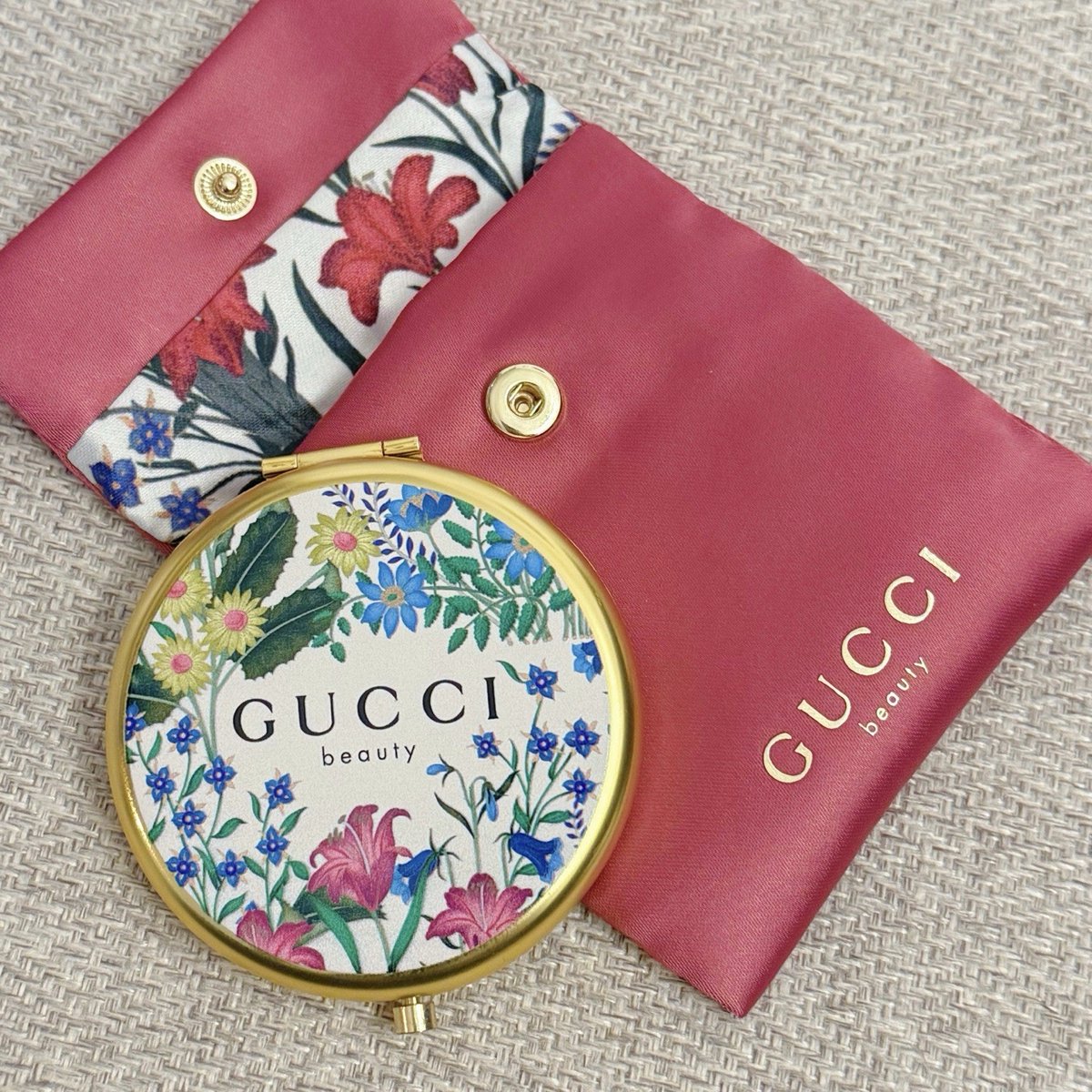 Gucci Flora Gorgeous Gardenia Double-Sided Compact Mirror