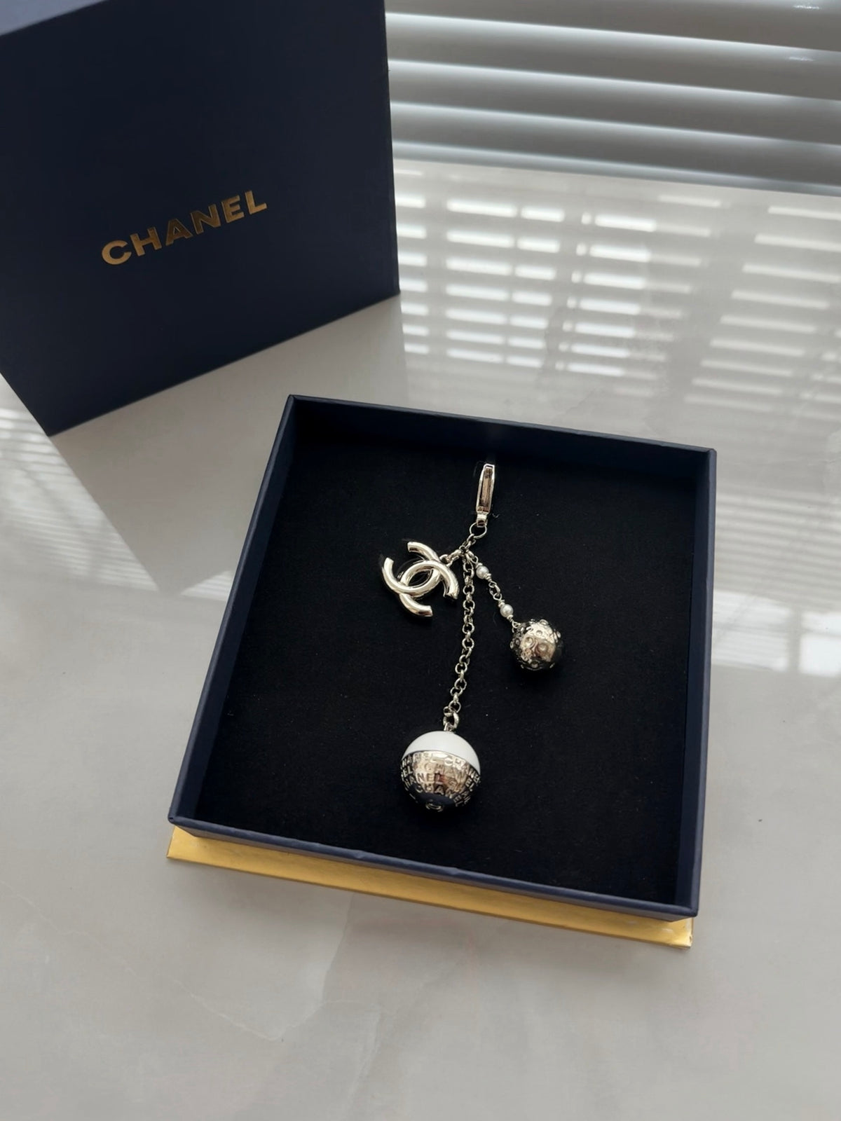 Chanel VIC Gold CC Logo Double Pearl Drop Charm