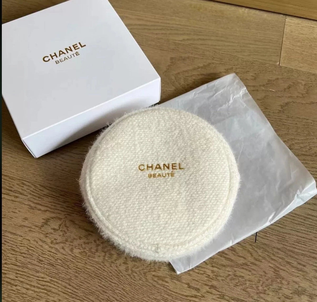 Chanel Beauté Christmas Limited Edition Round Plush Pouch