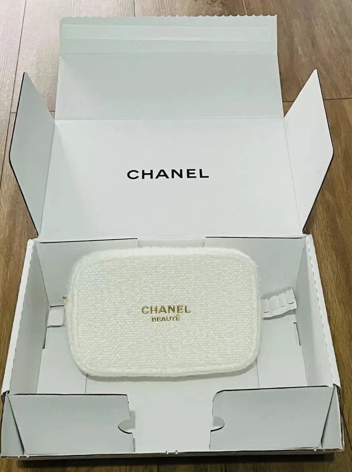 Chanel Beauté Christmas Limited Edition Plush Pouch - White